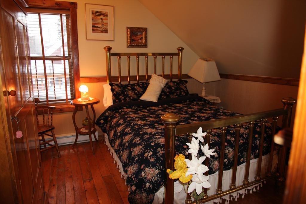 B&B Les Deux Pignons Petit-Saguenay Ruang foto
