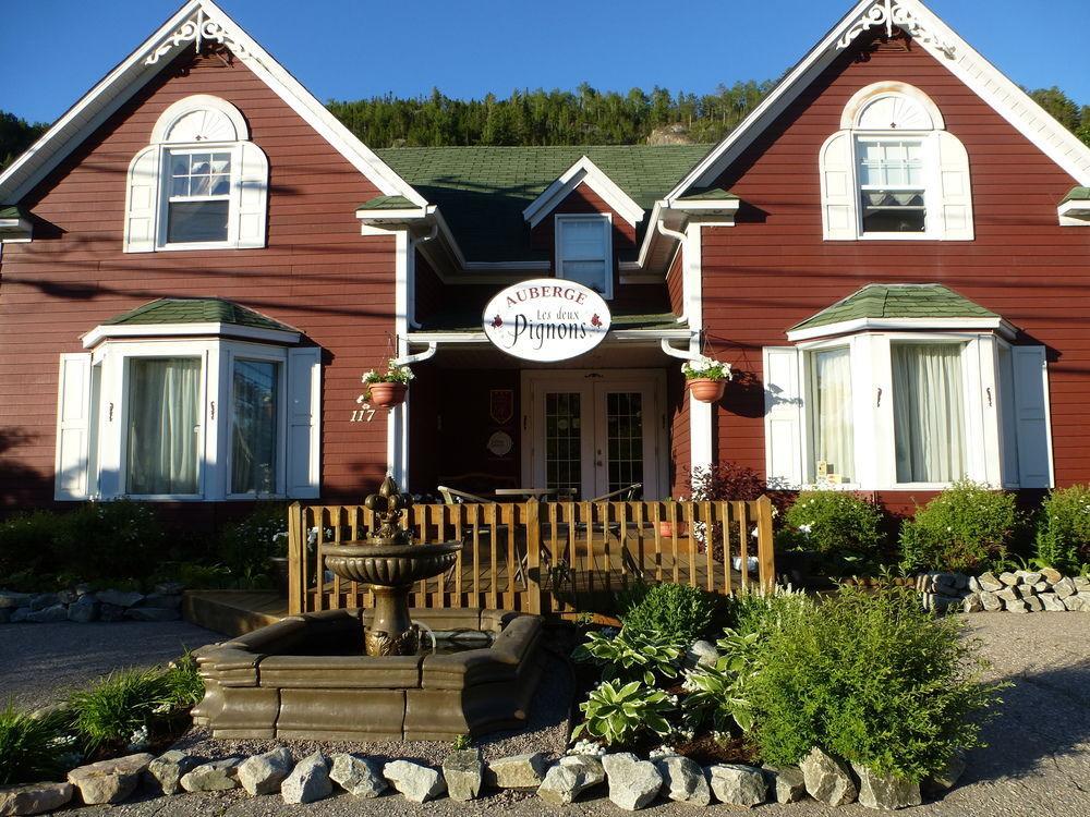 B&B Les Deux Pignons Petit-Saguenay Bagian luar foto