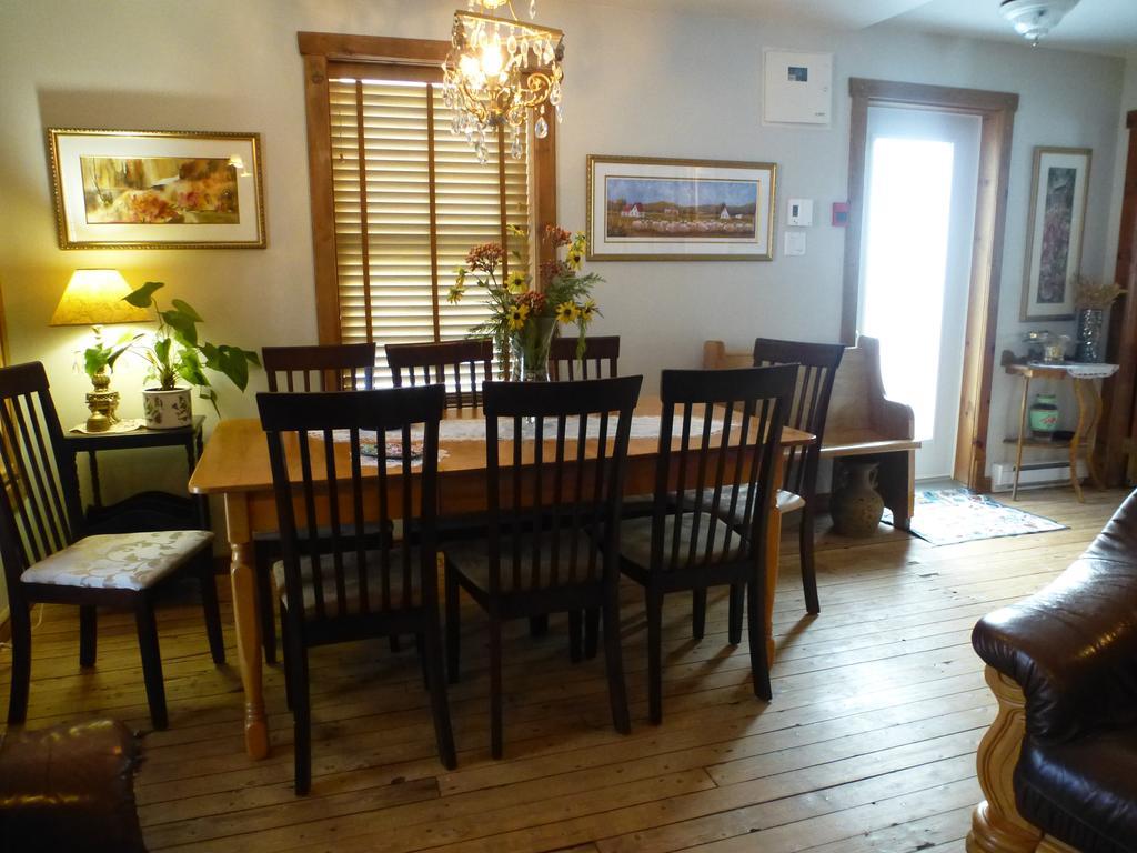 B&B Les Deux Pignons Petit-Saguenay Bagian luar foto