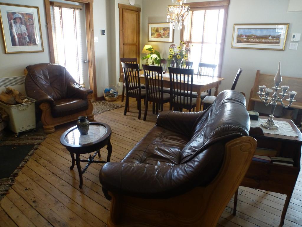 B&B Les Deux Pignons Petit-Saguenay Bagian luar foto