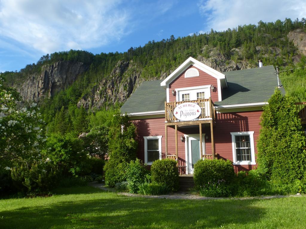 B&B Les Deux Pignons Petit-Saguenay Bagian luar foto