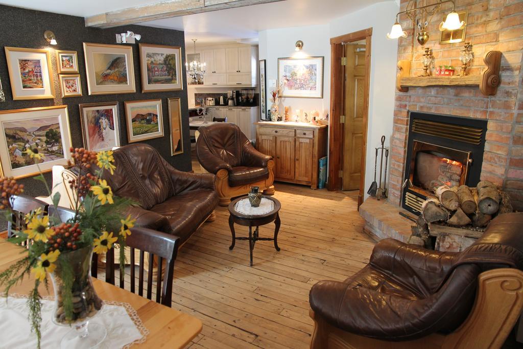 B&B Les Deux Pignons Petit-Saguenay Bagian luar foto