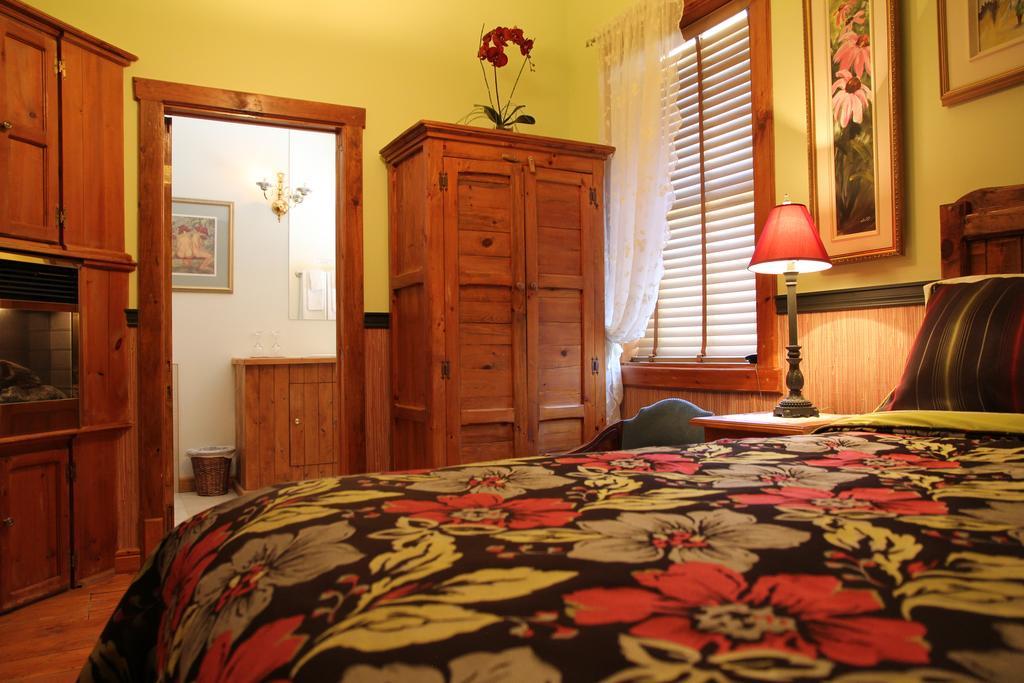 B&B Les Deux Pignons Petit-Saguenay Bagian luar foto