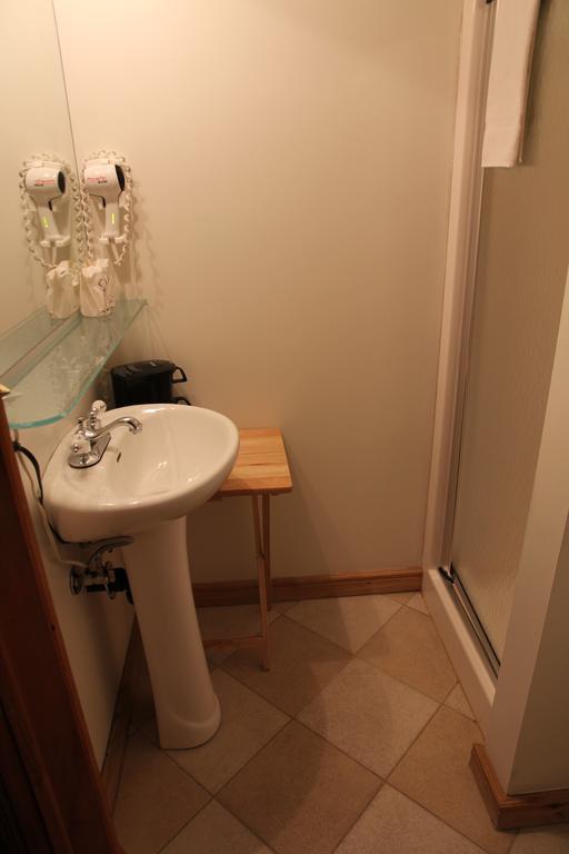 B&B Les Deux Pignons Petit-Saguenay Bagian luar foto